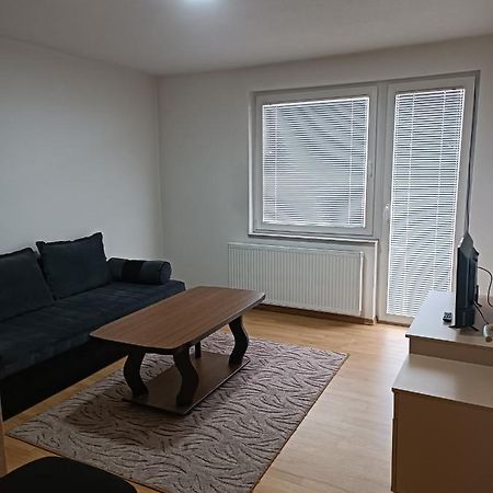 2Bdr Apt With Balcony With View- Free Parking Hotel Sarajevo Bagian luar foto