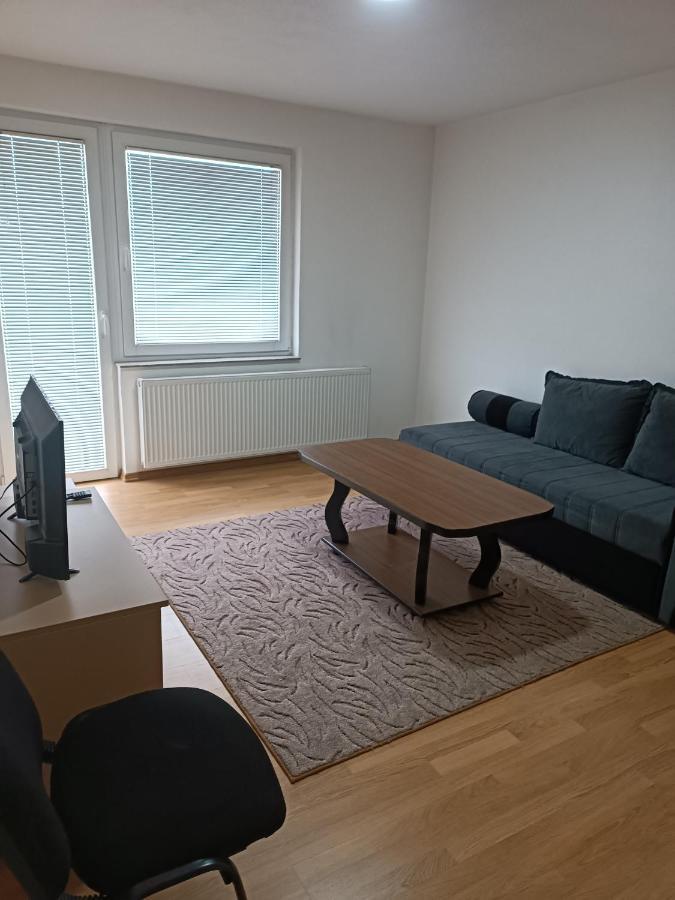 2Bdr Apt With Balcony With View- Free Parking Hotel Sarajevo Bagian luar foto