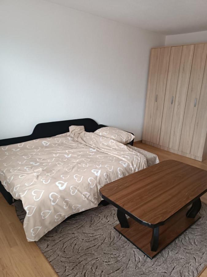 2Bdr Apt With Balcony With View- Free Parking Hotel Sarajevo Bagian luar foto
